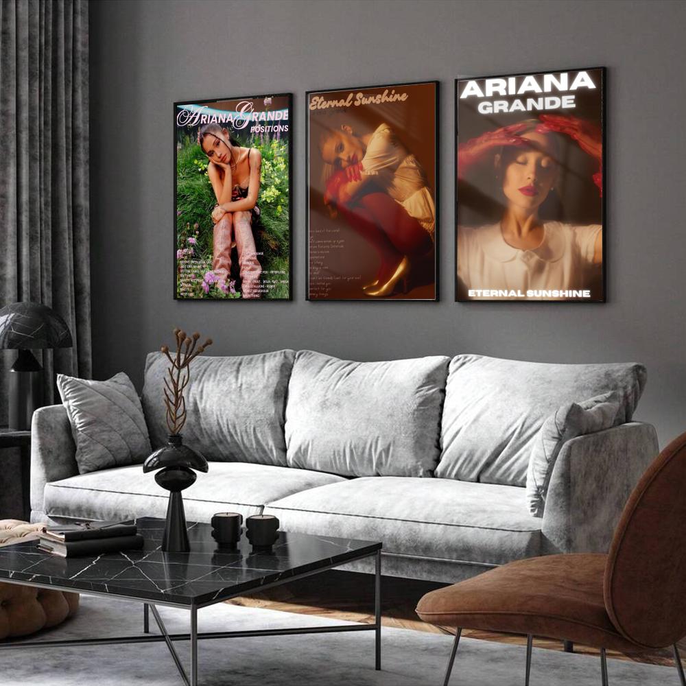 Pop şarkıcısı A-Ariana G-Grand - Home Cinema Wall incelemesi ve fiyatı